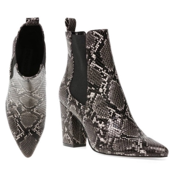 Steve Madden Subtle Grey Snake Print Heeled Boots Size 8 - Picture 1 of 12